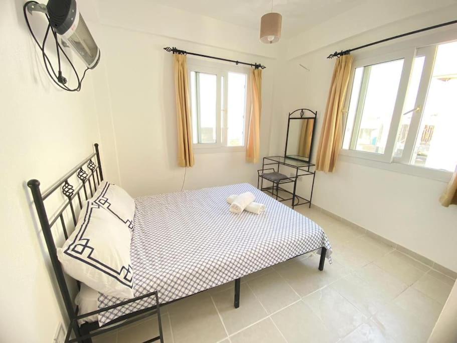 Gems'S Apartment - Luxury 3 Bedroom Penthouse With Pool Karavas  Exterior photo